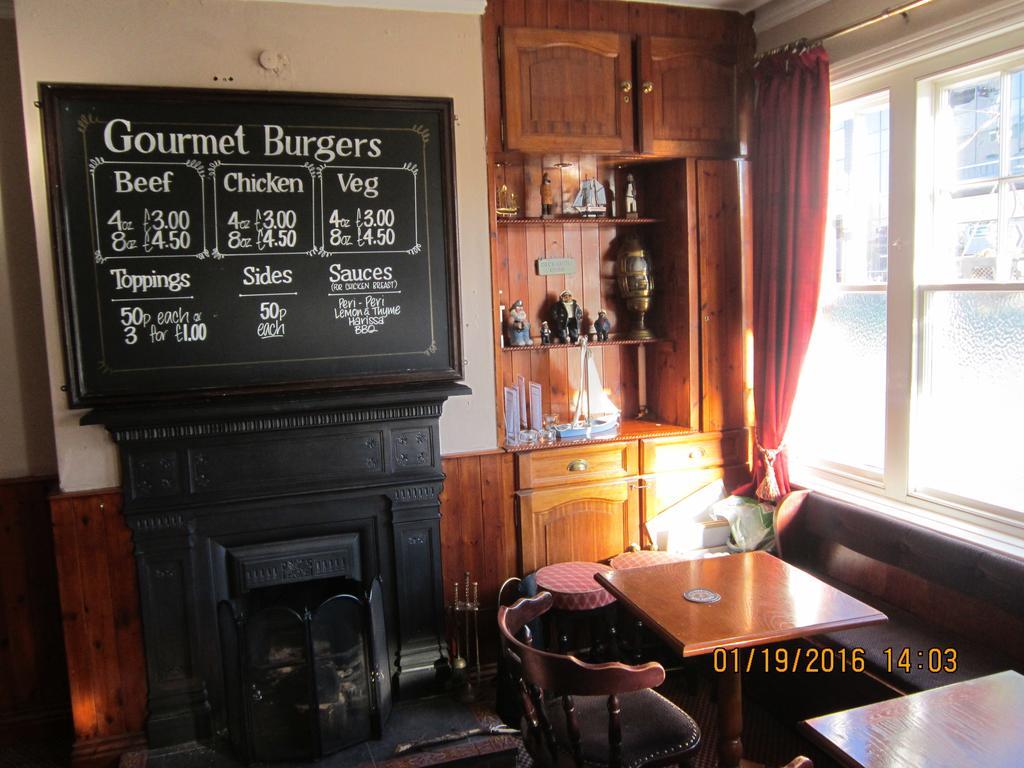 Queen Mary Inn Poole Exteriör bild